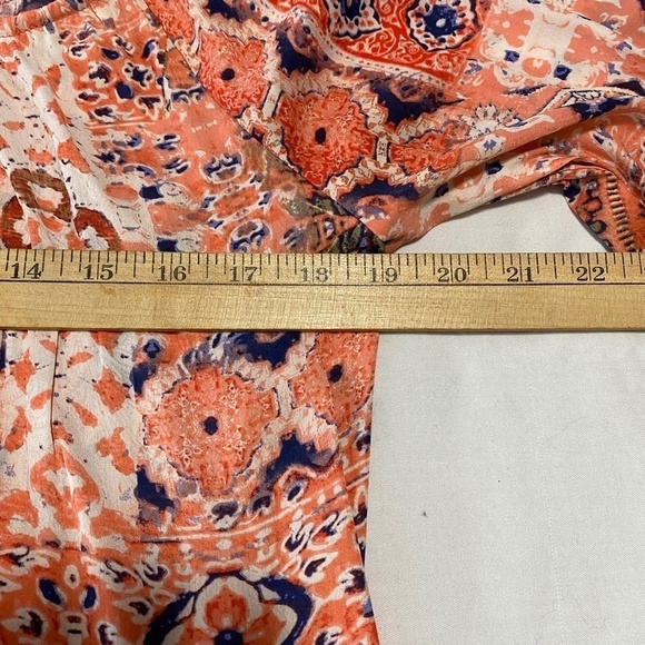 Guess Boho Women's Lightweight Long Sleeve 1/4 Button Top Size Large - Picture 7 of 9